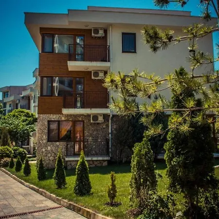 Apartment Messambria Fort Beach Apartament - Bastet Bs *