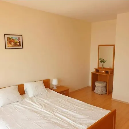 Messambria Fort Beach Apartament - Bastet Bs *