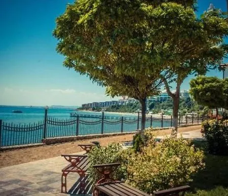 Messambria Fort Beach Apartament - Bastet Bs Apartment