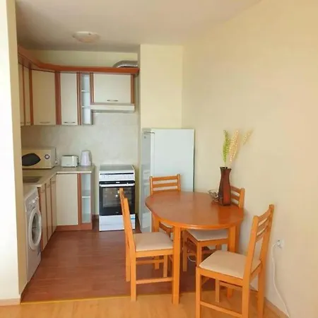 Apartment Messambria Fort Beach Apartament - Bastet Bs *